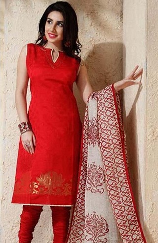 Yksinkertainen punainen Salwar -puku