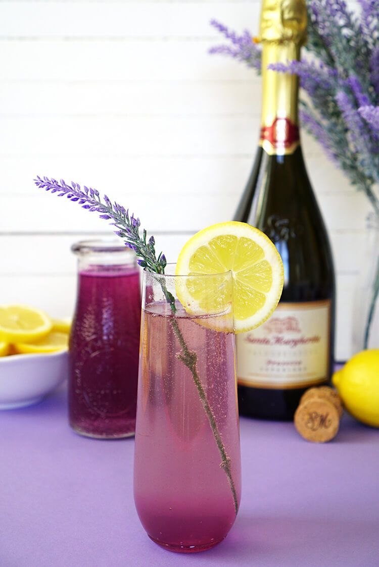 Lavendel limonad cocktail rosewine alkohol efter smak