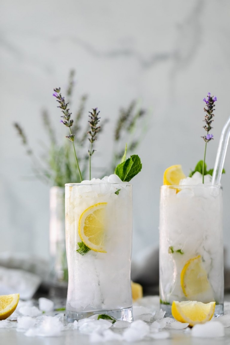 Lavendel limonad vodka cocktail recept läckra sommarfest