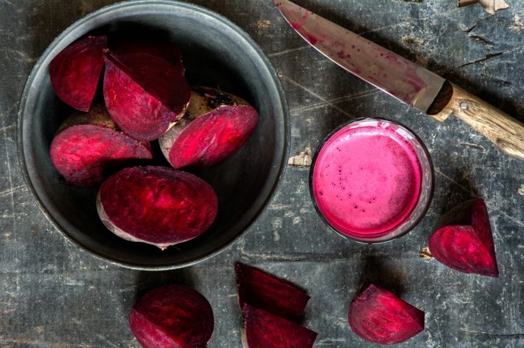 rödbetsmat för ren hudjuice