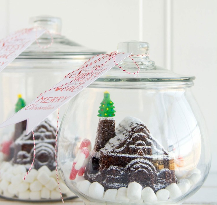 baka pepparkakor glas-klocka-hus-marshmallow-dekorera-deco