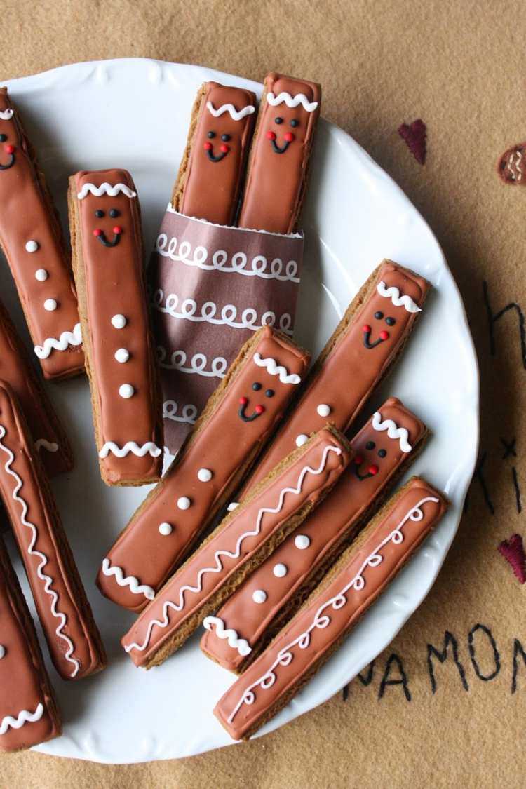 pepparkakor-bakning-ätpinnar-figurer-ansikten-dessert-idé-design