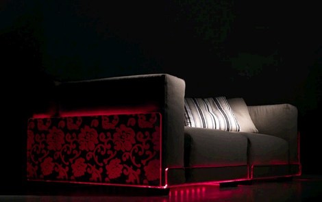 LED -belyst soffa från Colico - röd