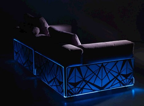 LED -belyst soffa från Colico -blau