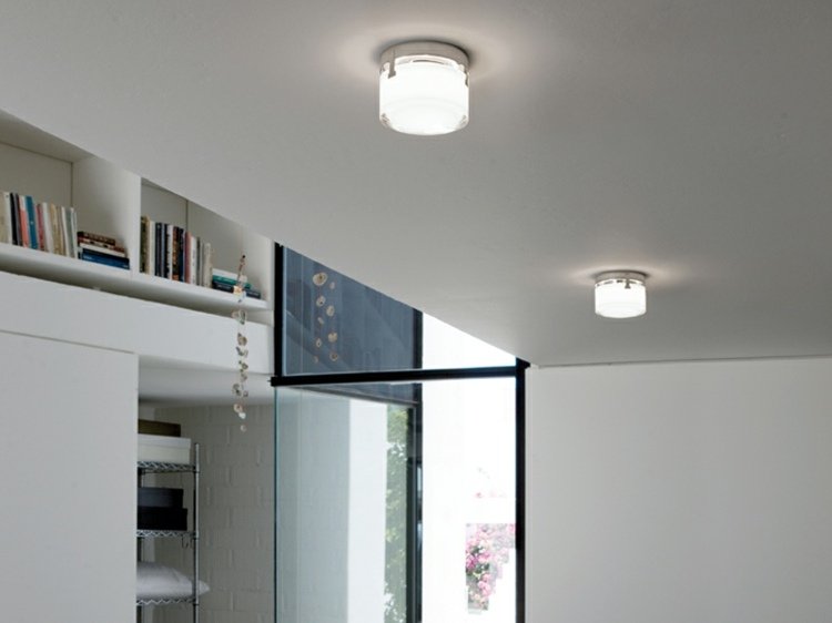 led-tak-lampor-rund-cylinder-glas-metall-vit-böcker-hylla-skåp-fönster-scotch-vibia