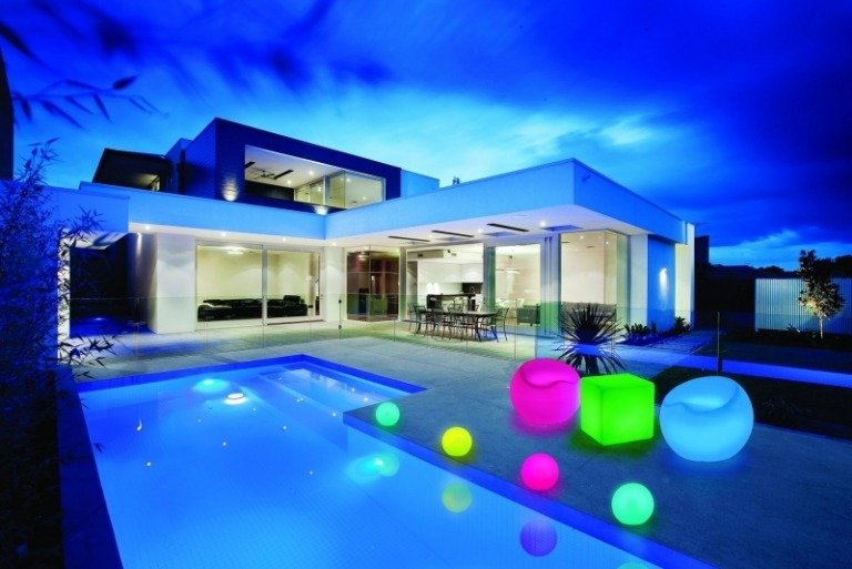 Led-trädgård belysning-möbler-solpaneler-pool