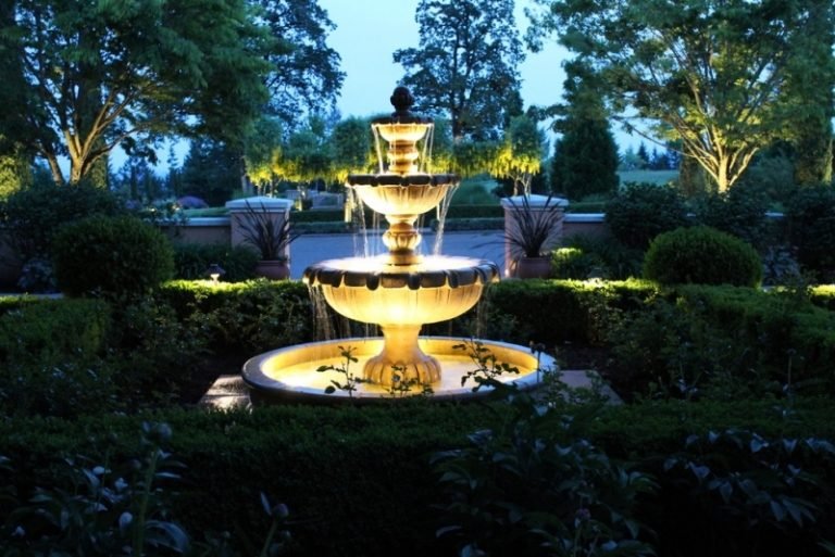 ledde trädgårdsbelysning -trädgård-fontän-idéer-kvällshäck