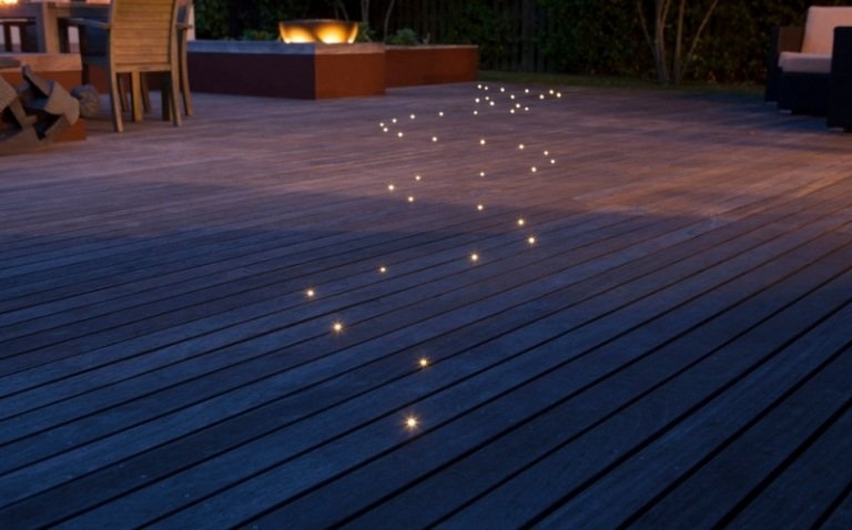 LED-trädgårdsbelysning-terrass-solstrålkastare