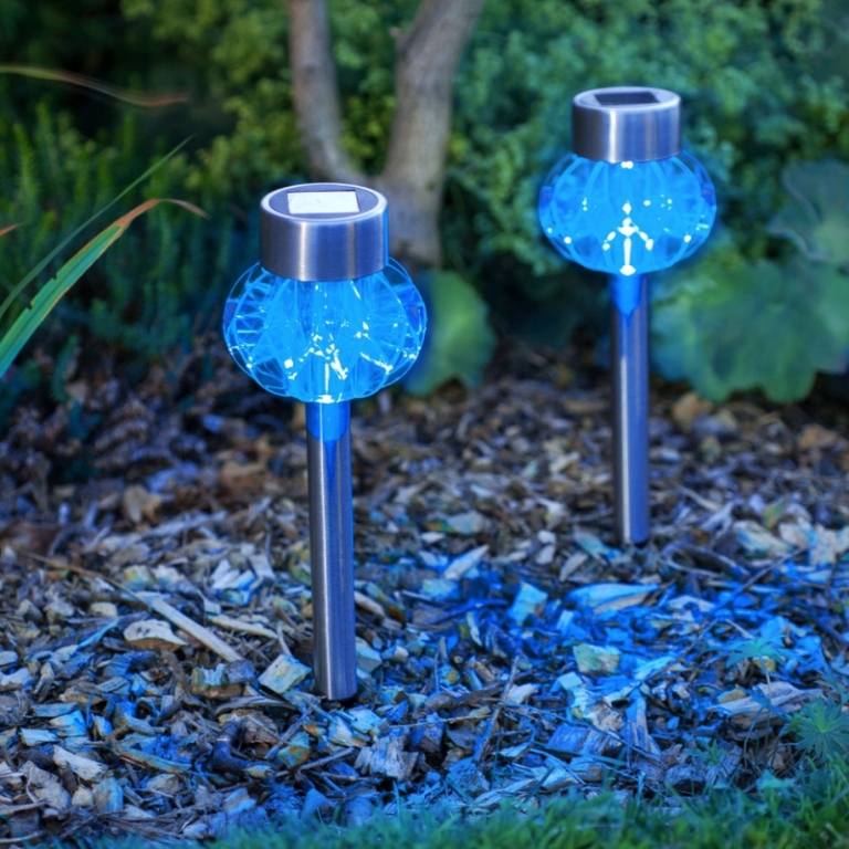 LED trädgård belysning blå ljus idéer