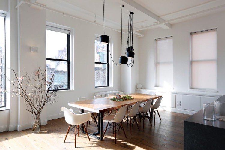 led-hängande-lampa-sikt-matsal-lång-matbord-bord-trä tallrik