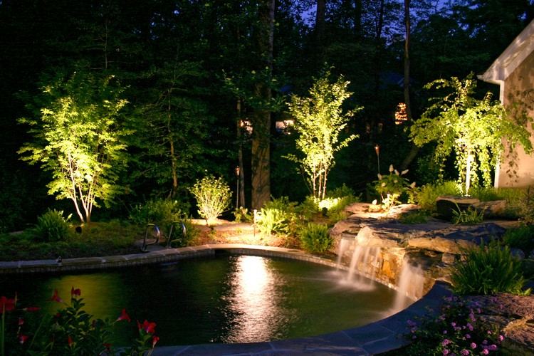 LED dammbelysning för att belysa stora damm-vattenfall-växter