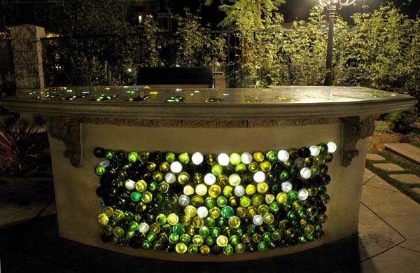 trädgård bar form vinflaskor belysningseffekter