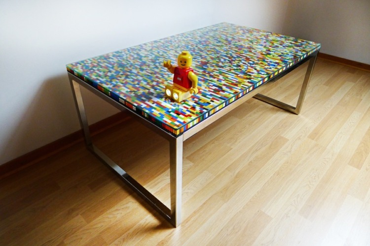 pyssel-idéer-lego-bord-tallrik-diy-färgglada-glas-metall-ben