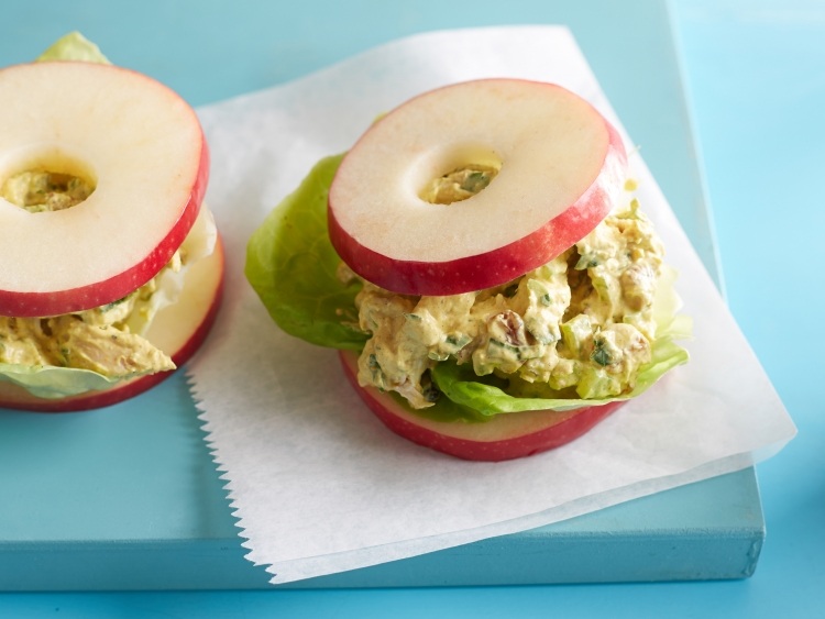 ljus-sommar-recept-frukt-sallad-äpple-sallad-kål-mazonnaise-morot