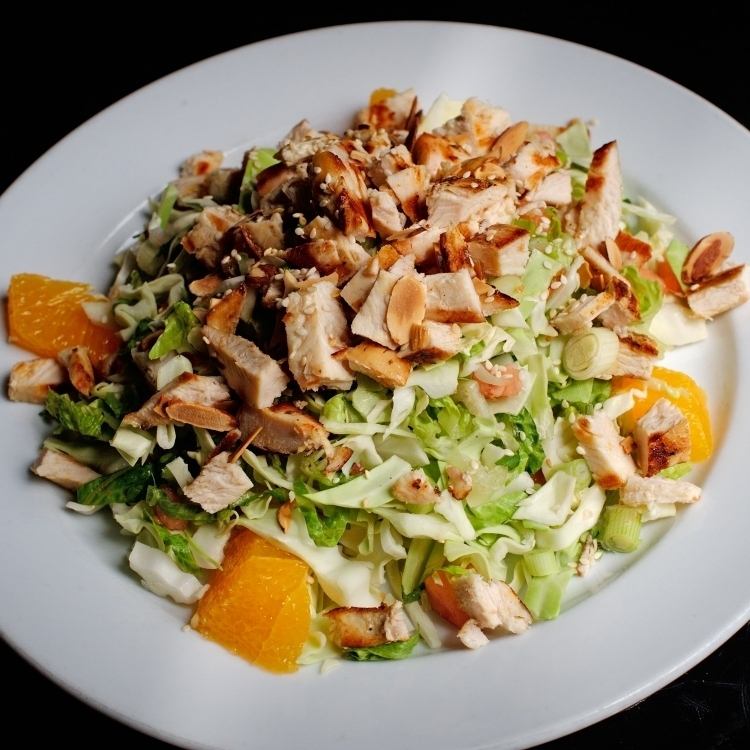 Lätta sommarrecept-sallad-fjäderfä-paprika-edmame-bönor-sesam-sojasås
