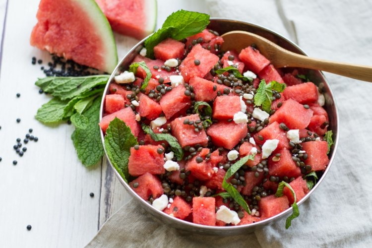 sommarsallader-recept-vattenmelon-linser-feta-mynta-färska ingredienser