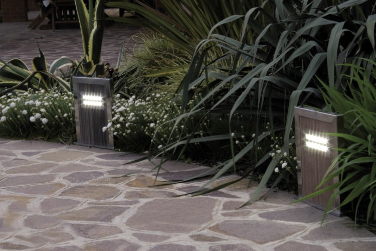 ljus i trädgården 330-p1-inverlight-low-design-bed-border