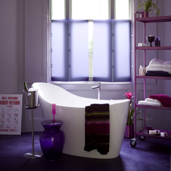 modern färg - vitt badrum - mysigt