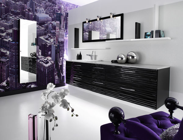 modern färg - lila badrum