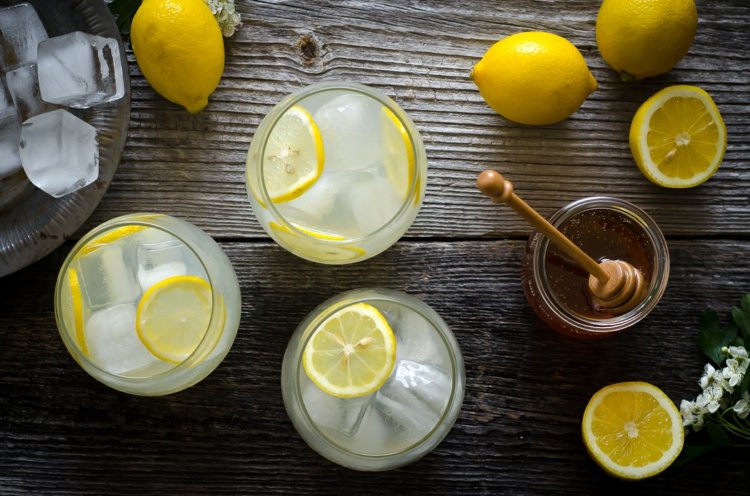 Gör själv limonad honungsglasögon