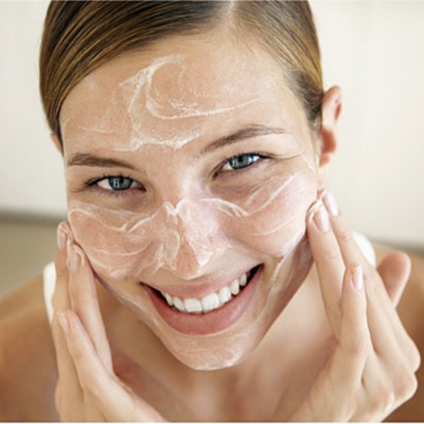 Applicera grädde, massera in-huden regenererar Makeup-tips Korrekt sminkborttagning från ansiktet