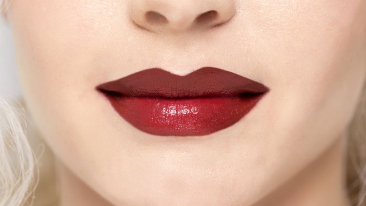 Marylin Monroe look make up röda läppar större