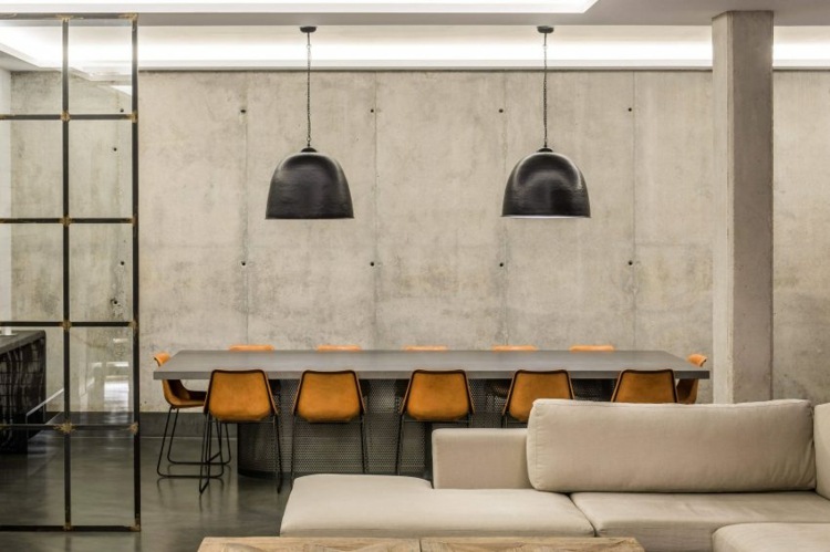 loftmöbler matplats-hängande lampor-industriell-hängande-ljus-metall-lack-svart byrå-trä-vägg-betong-5