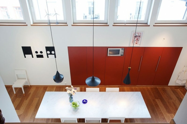 rödbrun inredd-kök-liten lägenhet Sverige