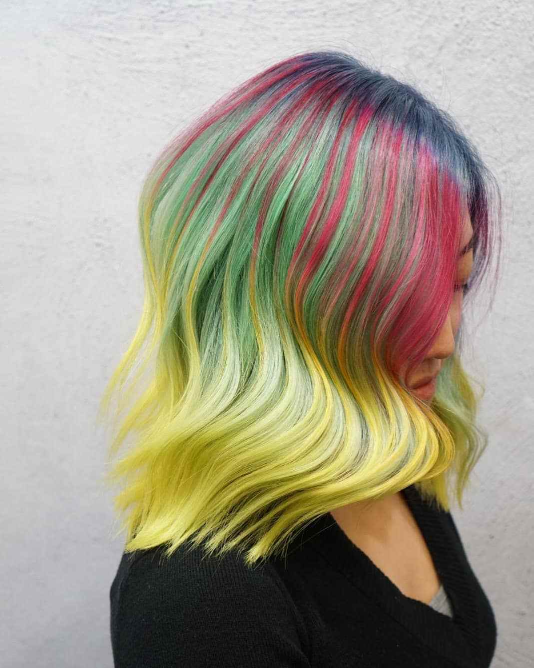Rainbow hårfärgstrender frisyrer idéer för att styla medellångt hår