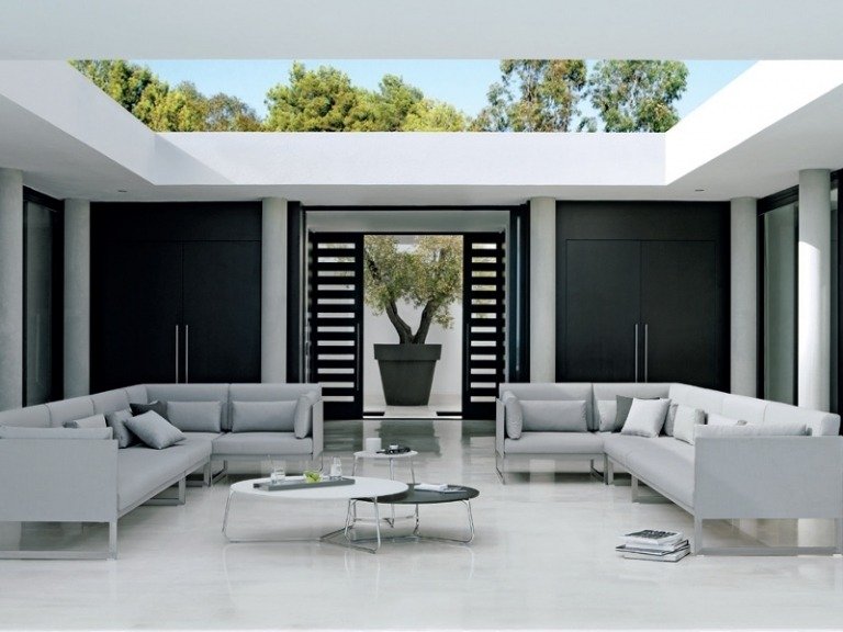 Lounge-trädgårdsmöbler-soffa-metallbord-terrassidéer
