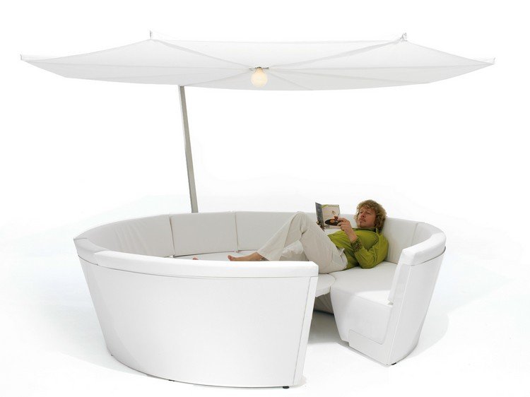 lounge-möbler-rund-soffa-parasoll-belysning-kosmos-extremis