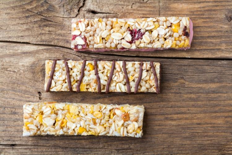 Lågkolhydratrecept frukost-müslibarer-att-ta-bort