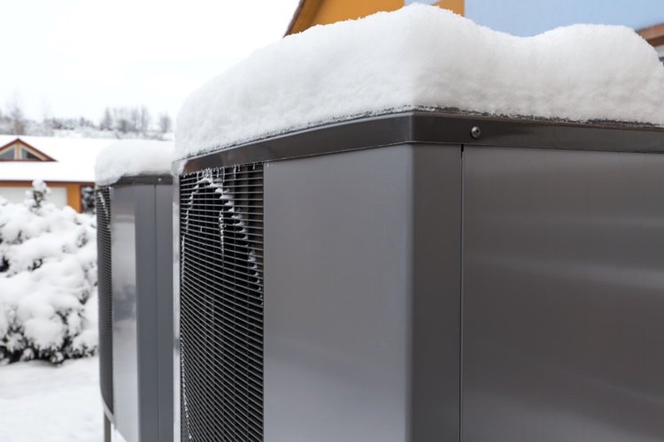 Moderna värmepumpar kan dra tillräckligt med energi för uppvärmning även från kall vinterluft.