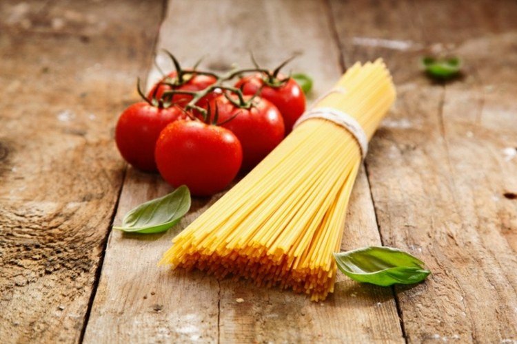 roliga bröllopsspel pasta-makaroner-spagettipar