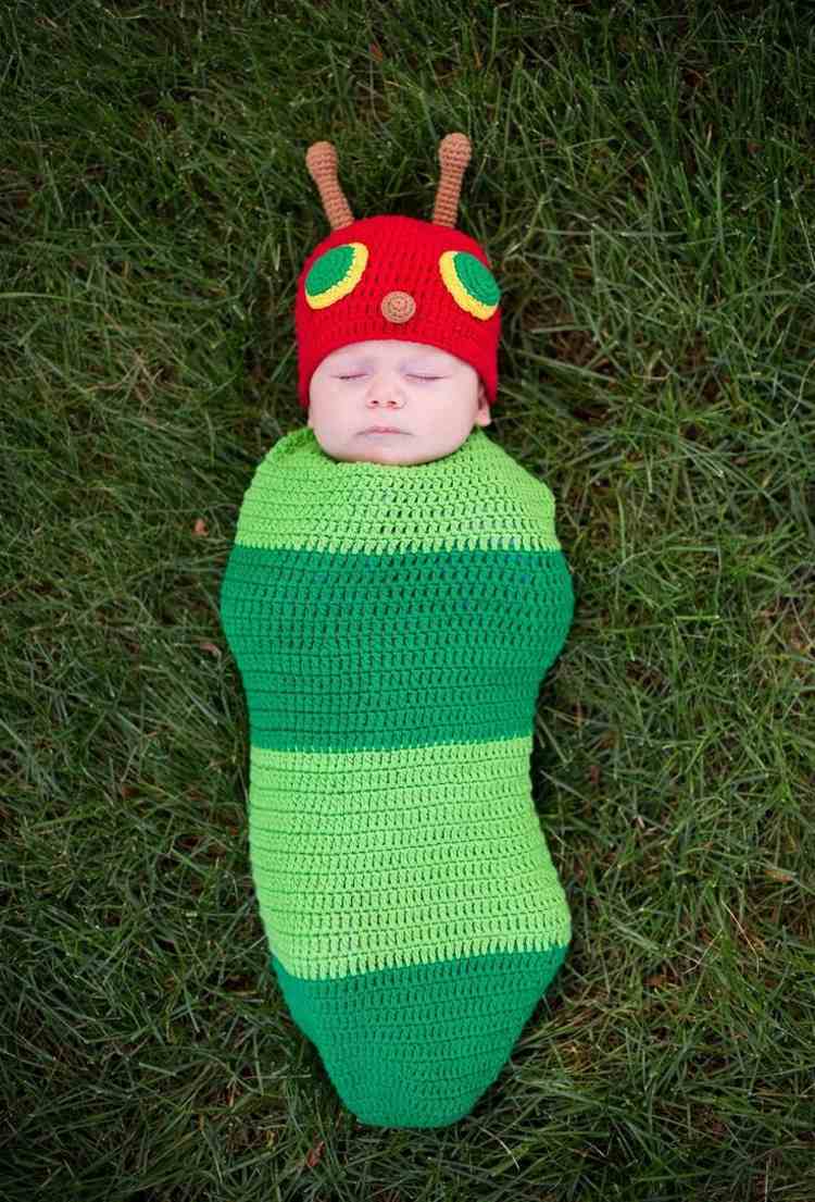 baby-karneval-kostymer-stickad-larv-hatt-röd-grön