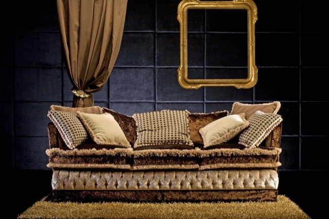 Lyxiga möbler-italiensk längtan romantik soffa-guld gardin-kudde steward-exedra
