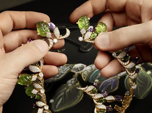 smycken grönt vackert perfekt utförande halsband diamant