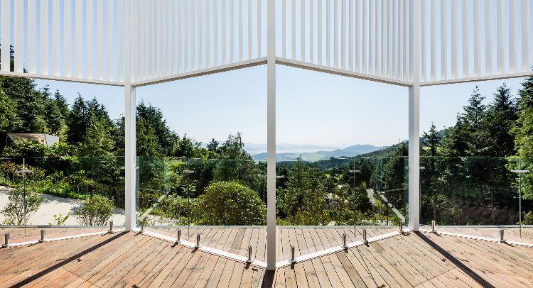 lyxcamping glamping sydkorea arkitektur skog design resort resort restaurang inredning matsal