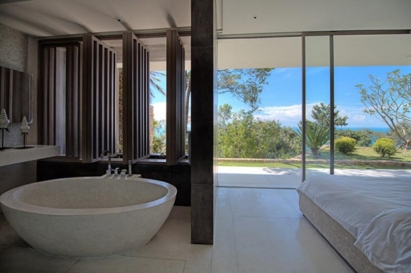 lyxvilla med innovativ arkitektur i thailändskt badrum