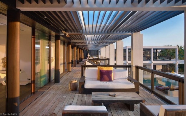 semester villa balkong utemöbler takläggning