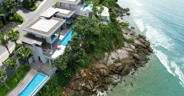 Villa Chi Phucket sluttning havet stenar