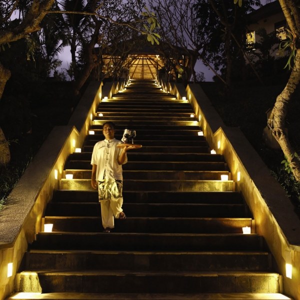lyx resort indonesien bali belysning trappor