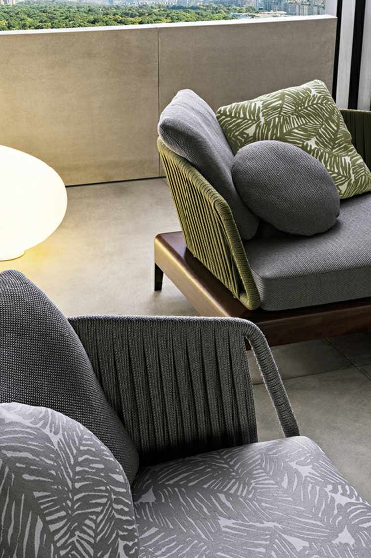 trädgård-lounge-möbler-tyg-mönster-exotiskt-monokromt