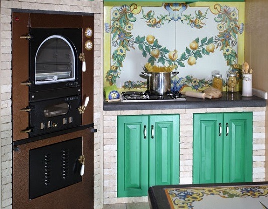 kök-design-klassisk-stil-gröna-skåp-dörrar