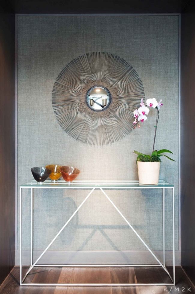 lyxig penthouse design hall konsol bords spegel