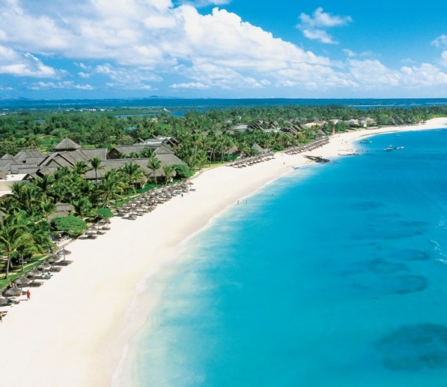 Destinationer lyxsemester Mauritius tropiska semesterort Constance-Belle vit sandstrand