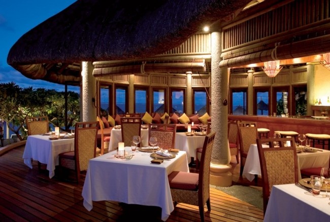 Restaurang-gourmethotell panorama poolområde interiörarkitektur Constance Belle-Mauritius