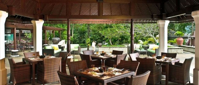 Traditionell inredning-Täckt terrass-Rottingmöbler Restaurang-Lyx resort Malaysia