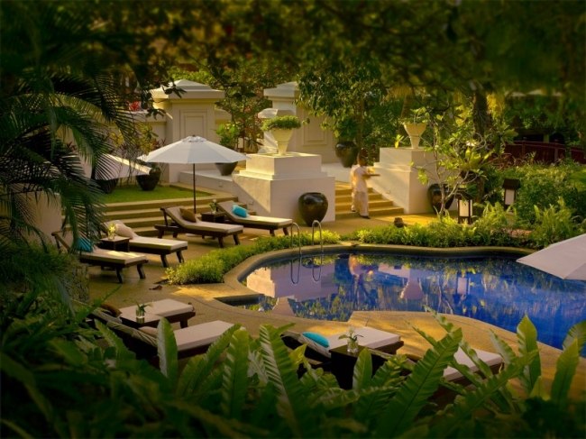 Simbassäng komplex modern Malaysia Resort lyx Tanjong-Jara