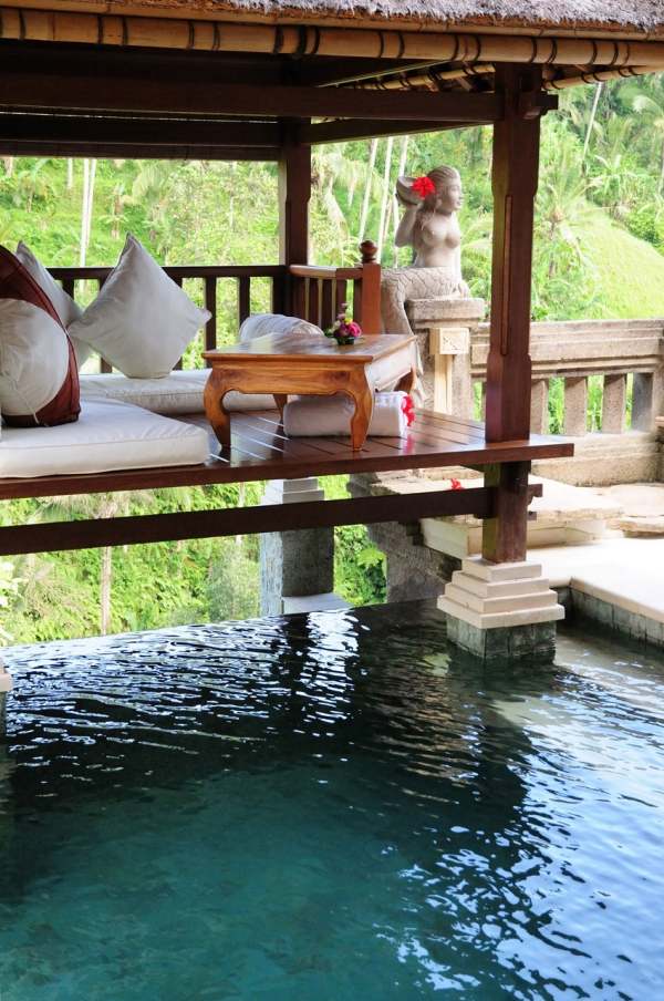 Uteservering baldakin pool lounge Viceroy